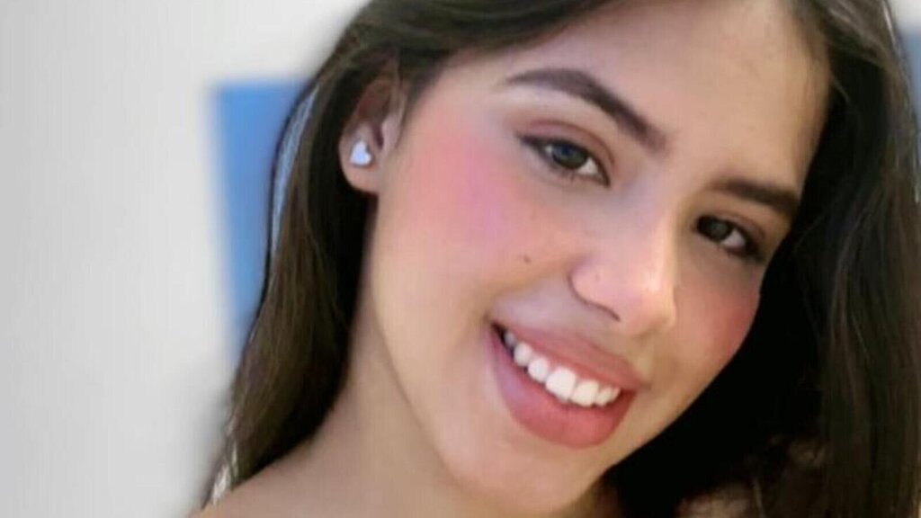MiaFoxyx